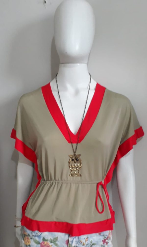 Blusa com laço na cintura